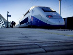 img_presse_tgv_duplex_avignon_quai_alstom_transport__toma_-_c_sasso_01-09-2014_0